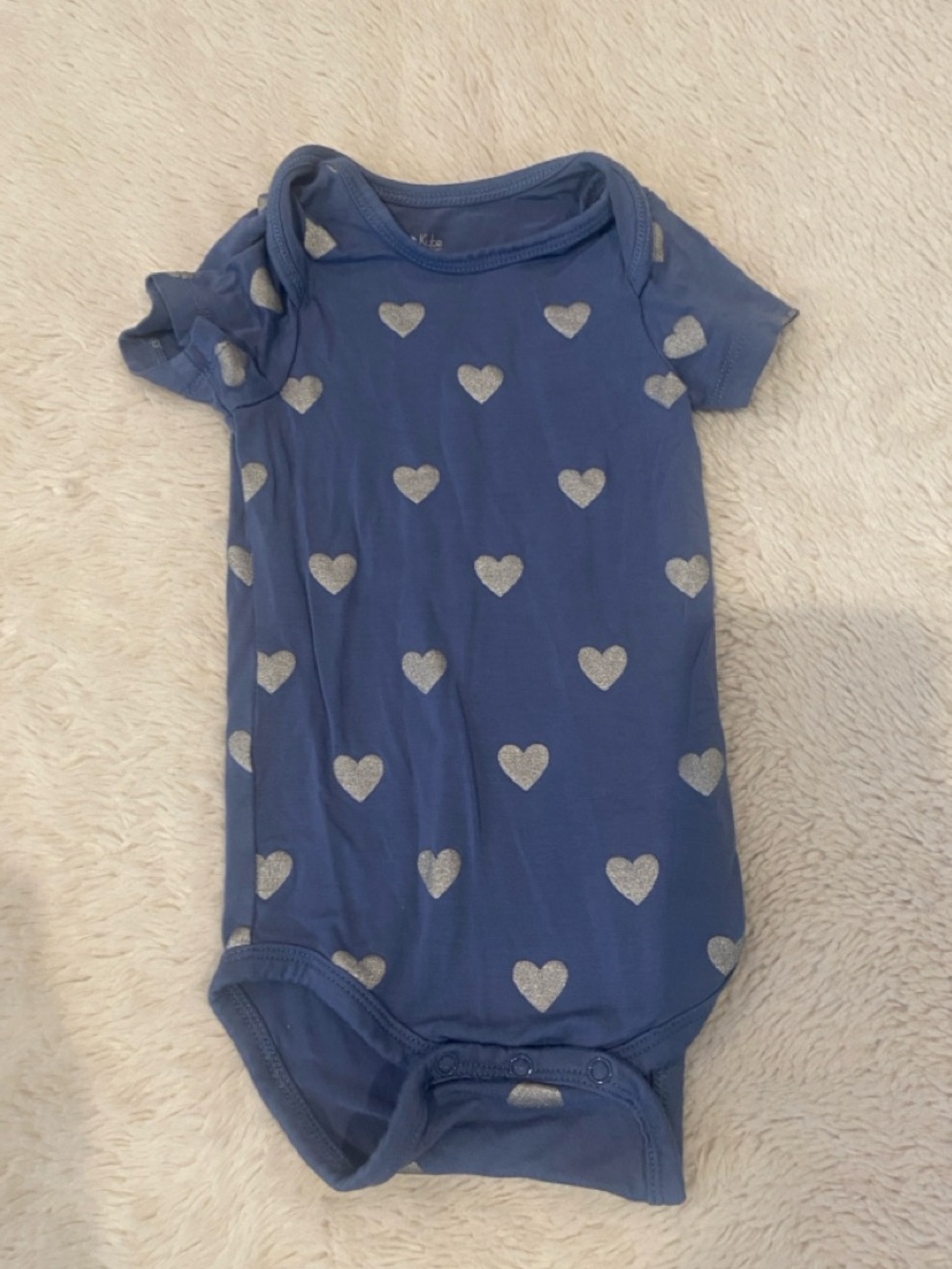 Kyte Baby Bamboo Blue Silver Hearts Bodysuit 6-12 Months Short Sleeve